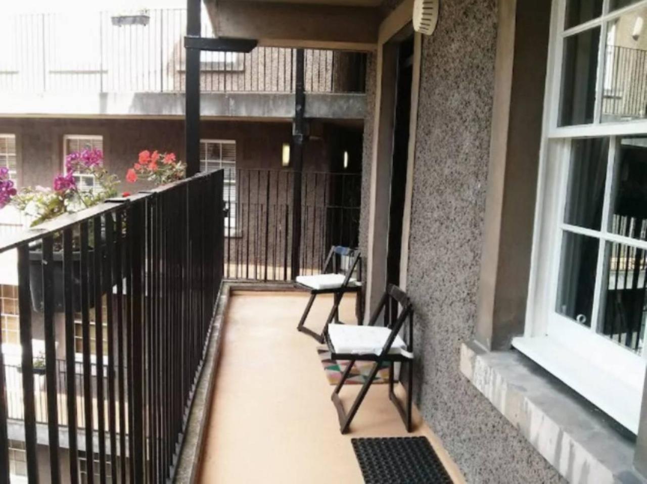 Joivy Stylish Castle View Apartment Edinburgh Kültér fotó