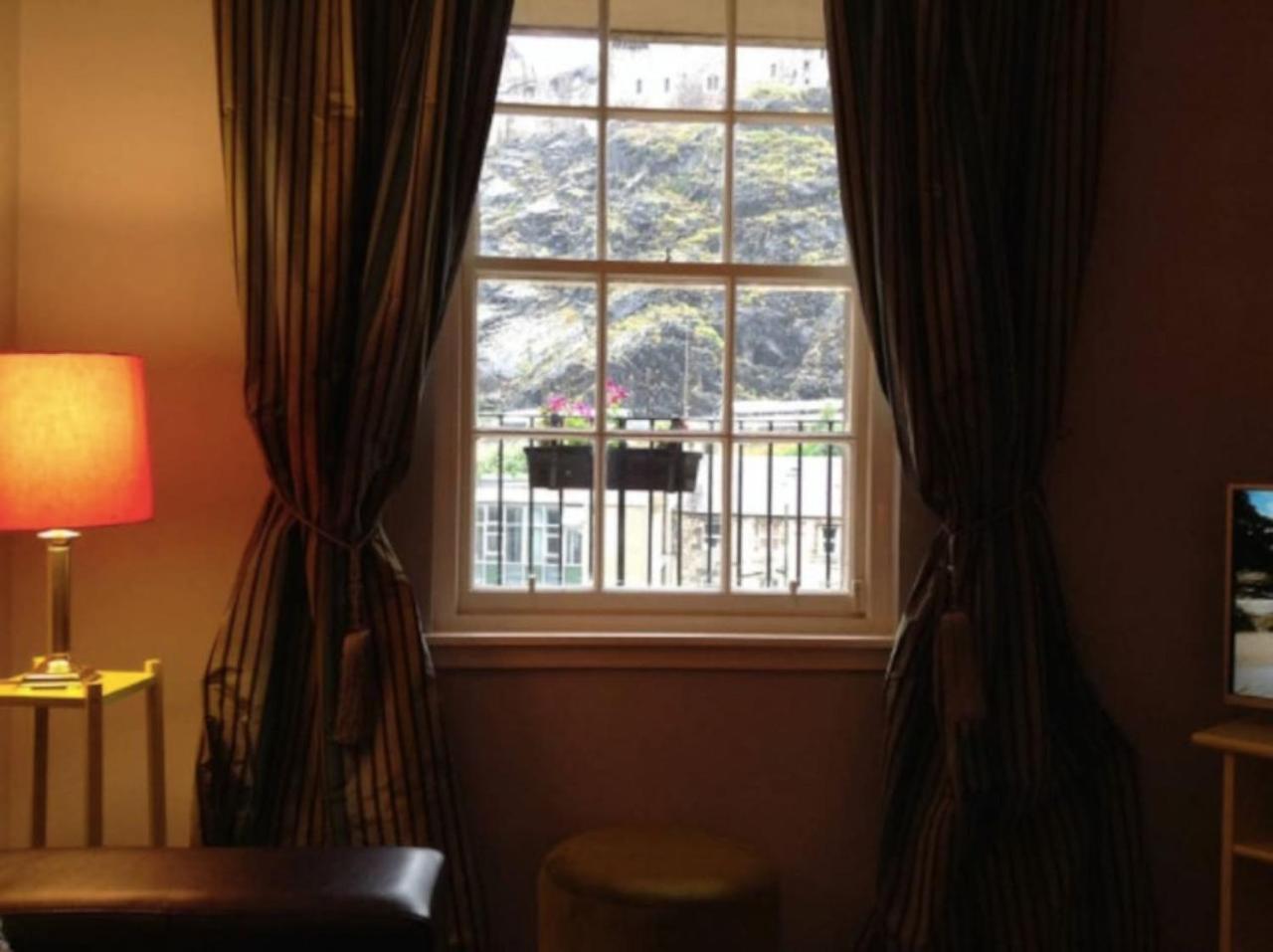 Joivy Stylish Castle View Apartment Edinburgh Kültér fotó